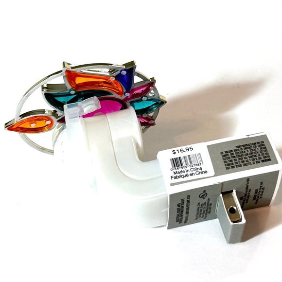 DIWALI LOTUS Nightlight Wallflowers Plug - Picture 3 of 3